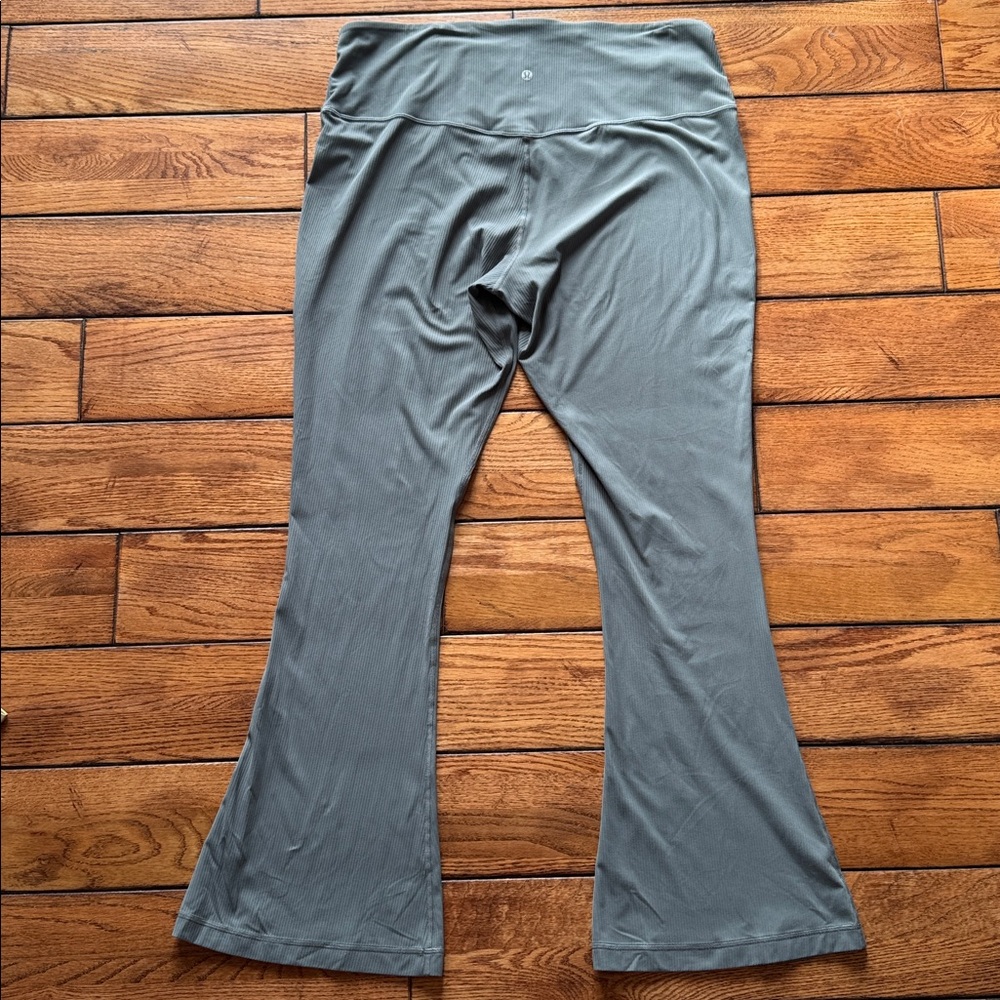 Lululemon Align Ribbed Mini Flare Leggings Pants Size 18 Inseam 32” Gray - Picture 3 of 13